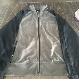 Nike Men's Two-Tone Gray and Black Jacket